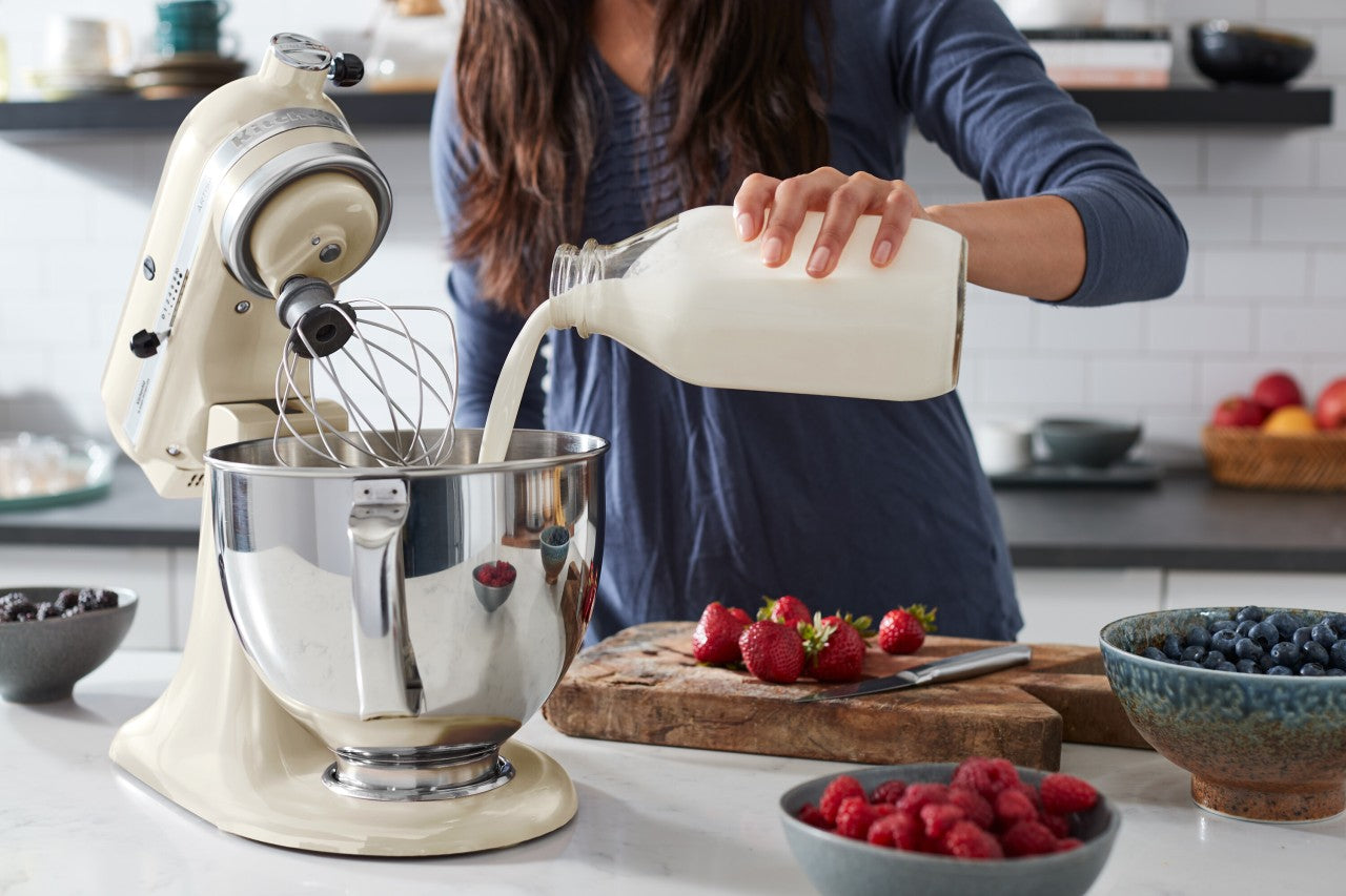 KitchenAid 4,8 L 5KSM175 Artisan Küchenmaschine Steellover mit Edelstahl-Werkzeugen